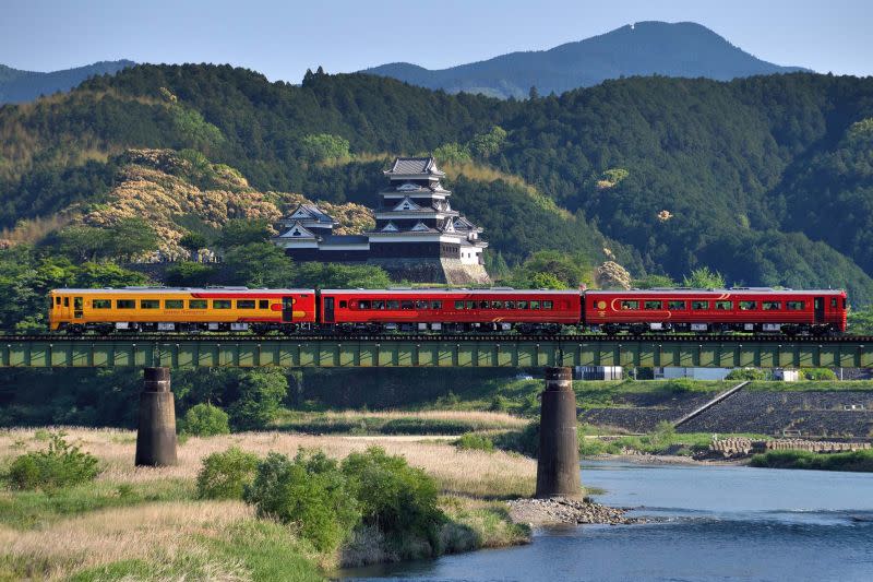 ▲全日本票選第一的伊予灘物語列車。（圖／晴日旅遊提供）