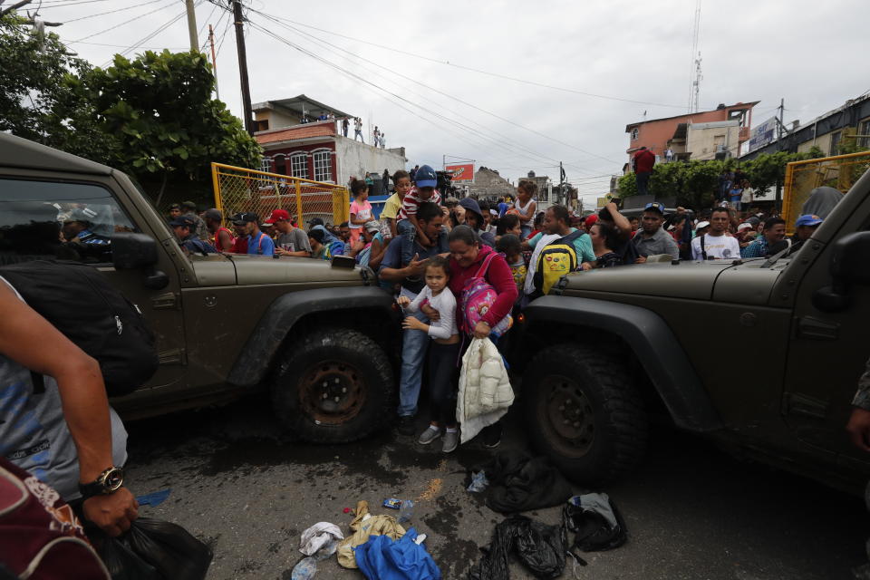 FOTOS | Así rompieron los migrantes el cerco fronterizo para entrar a México