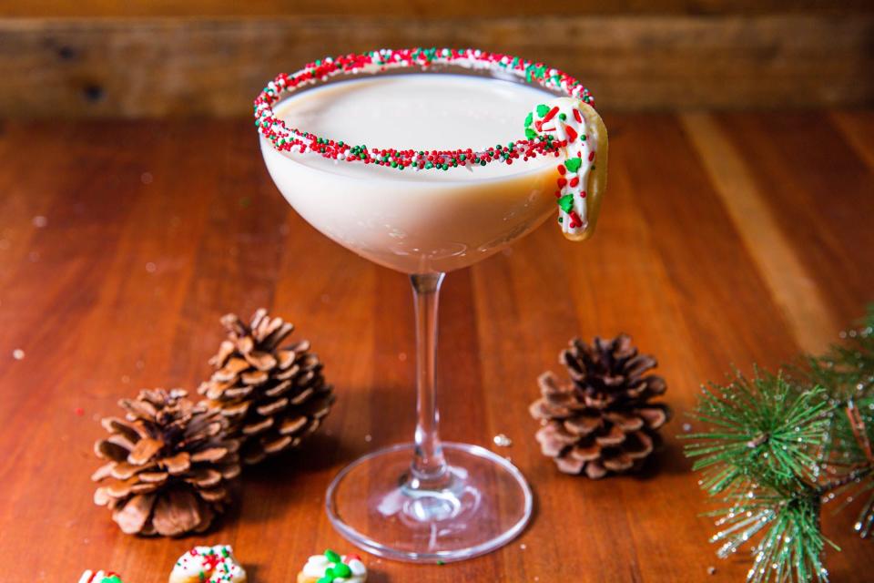 50 Holiday Cocktails To Put Some Extra Cheer In Your Season