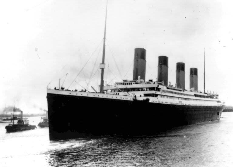 El Titanic parte de Southampton, Inglaterra, para su primer viaje, el 10 de abril de 1912.  (AP Foto, Archivo)