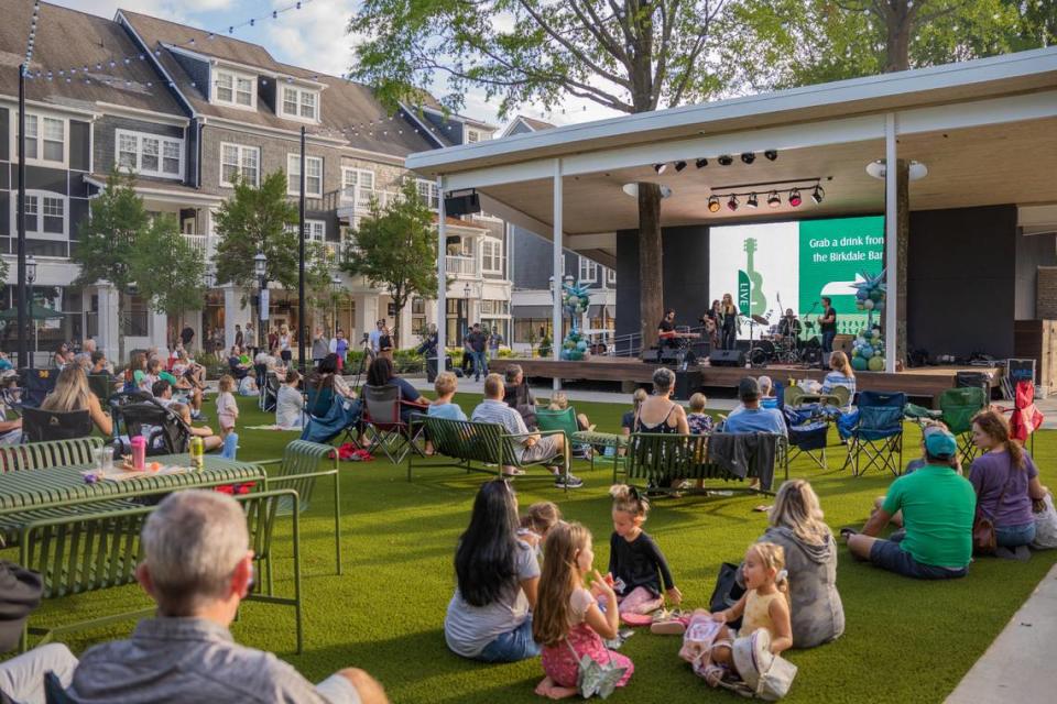 Birkdale Village will have live musical performances in the Plaza every Friday evening from April to October. Caliyah Hart Photography/Birkdale Village