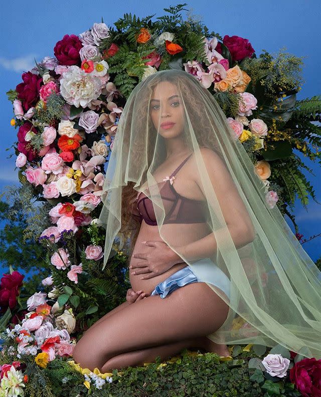 2) Beyoncé's Pregnancy Announcement