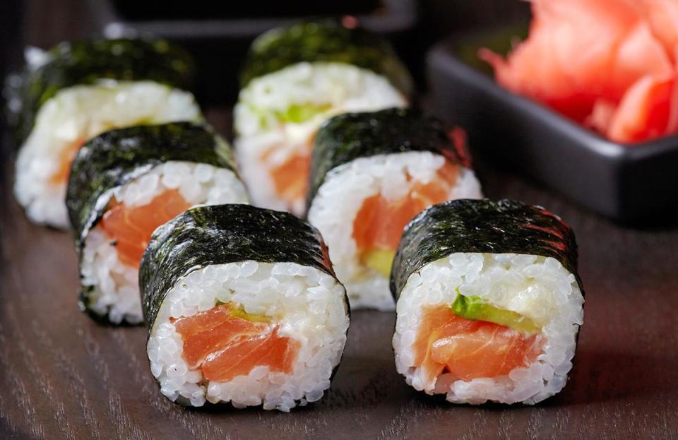 #5 Salmon avocado rolls