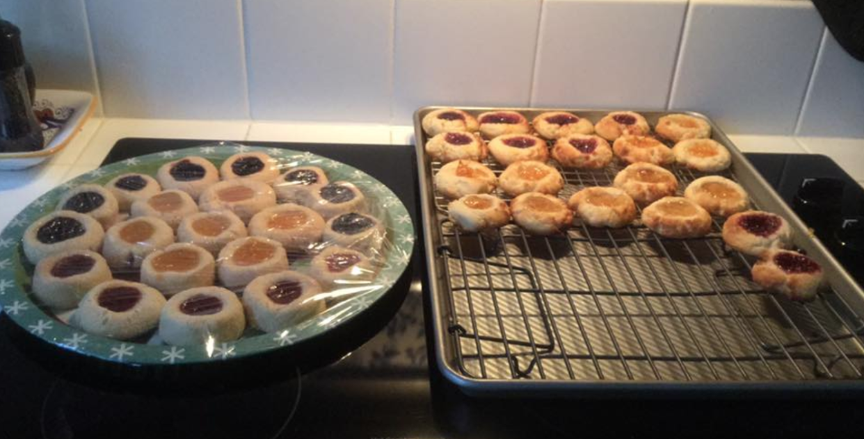 Firefighters who responded to a call about a malfunctioning oven surprised a retiree with homemade cookies—the same kind she had planned to make. (Photo: Melanie Kathleen via Facebook)