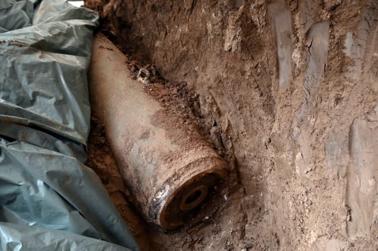 The 1,000-kilo (2,200-pound) bomb was successfully removed from a construction site in the neighbourhood of Nis (-)