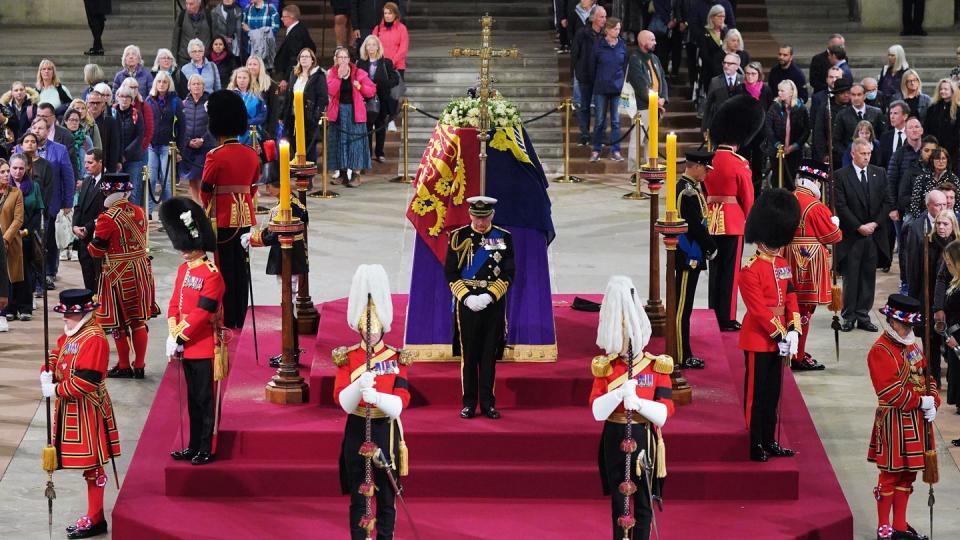 lying in state of her majesty queen elizabeth ii at westminster hall