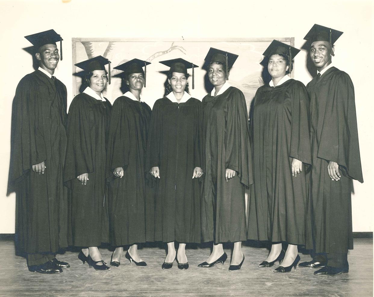 Roosevelt Junior College graduates from the Class of 1961.