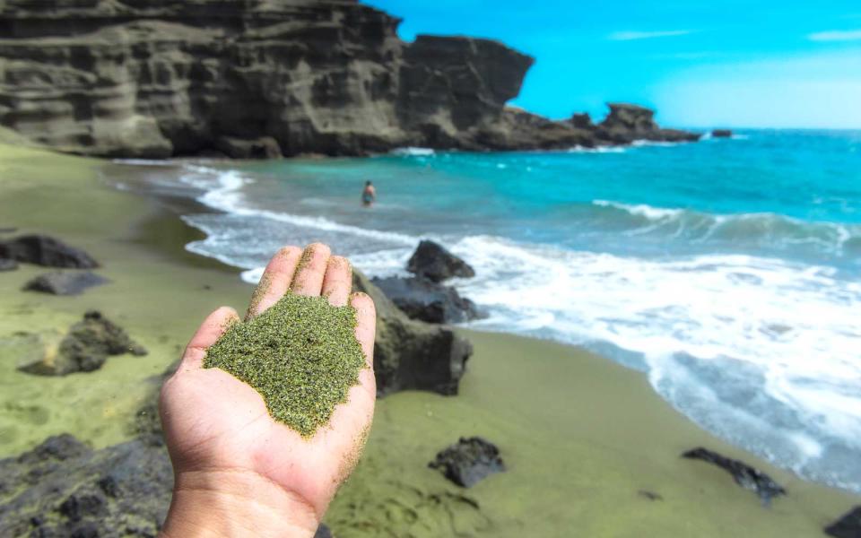 Papak?lea Green Sand Beach