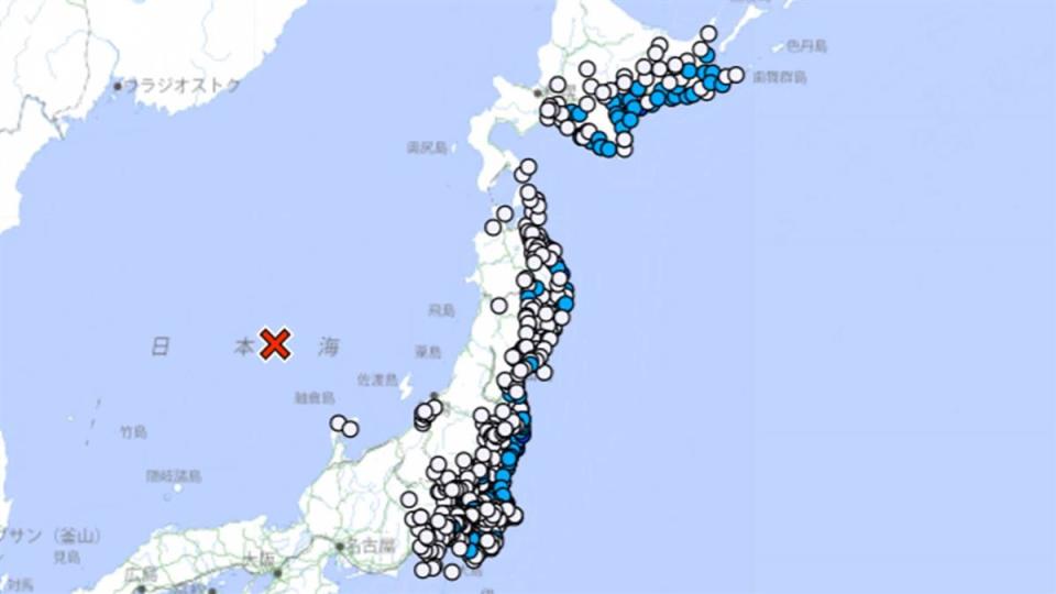 日本16日發生規模7.4的地震，造成4人身亡，100多人受傷。（圖／翻攝自日本氣象廳）