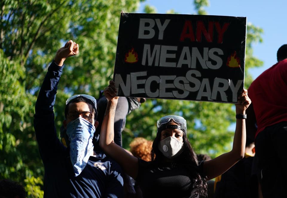 Demonstrators protesting the death of George Floyd near the White House on May 31, 2020, in Washington, D.C.  (Photo: MANDEL NGAN via Getty Images)