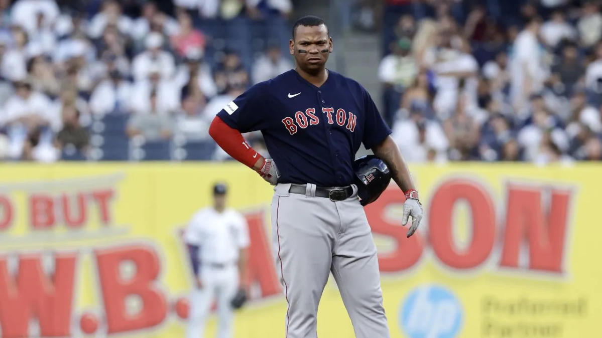 Rafael Devers forgets how many outs there are : r/baseball