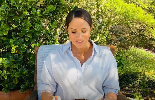 meghan-markle-reading