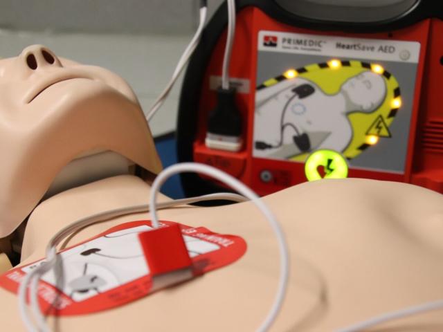 Crise cardiaque : premiers secours, défibrillateur - Abeille Assurances