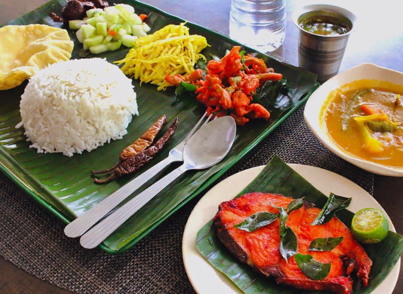 Original Banana Leaf - Banana leaf set with fried fish