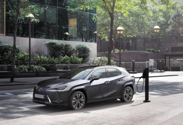 油電版本換裝第五代2.0 Hybrid、純電系統效能升級，Lexus UX300h/300e