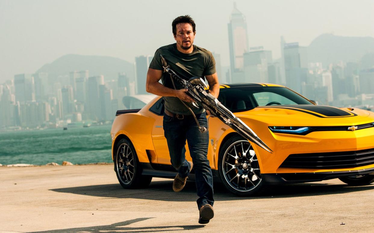 Tüftler Cade Yaeger (Mark Wahlberg) ist die Hauptfigur im vierten "Transformers"-Film. (Bild: ProSieben / (2016) Paramount Pictures. All Rights Reserved. TRANSFORMERS, its logo & all related characters are trademarks of Hasbro & are used with permission.)