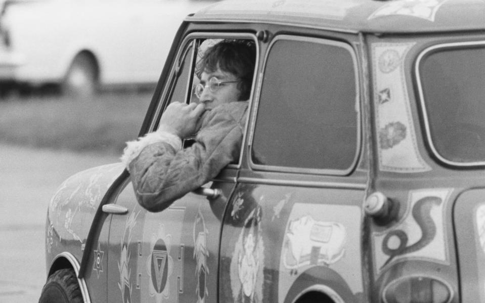 Ein Poet, der mit Worten malt und Komplexes ganz simpel zu erklären vermag: "Ich habe keine Angst vor dem Tod, weil ich nicht an ihn glaube. Man steigt nur einfach von einem Wagen in einen anderen", sinnierte John Lennon einst über das Ende unseres irdischen Daseins. (Bild: 2011 Getty Images/Keystone Features)