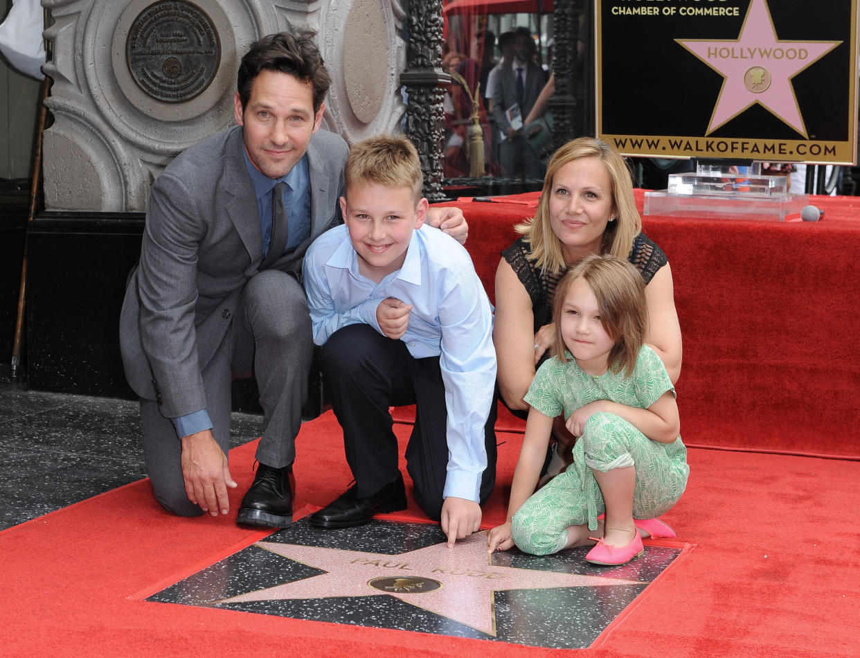 Paul Rudd with his family in July 2015. (Photo: Axelle/Bauer-Griffin via Getty Images)