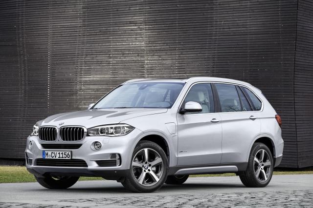 BMW X5 xDrive40e Adds Plug-in Hybrid Technology to Sport Activity