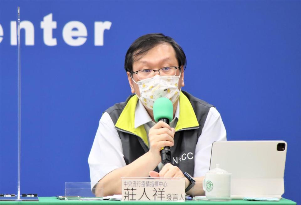 莊人祥表示，確診的台大癌醫美食街員工與幼兒園群聚無關。（指揮中心提供）