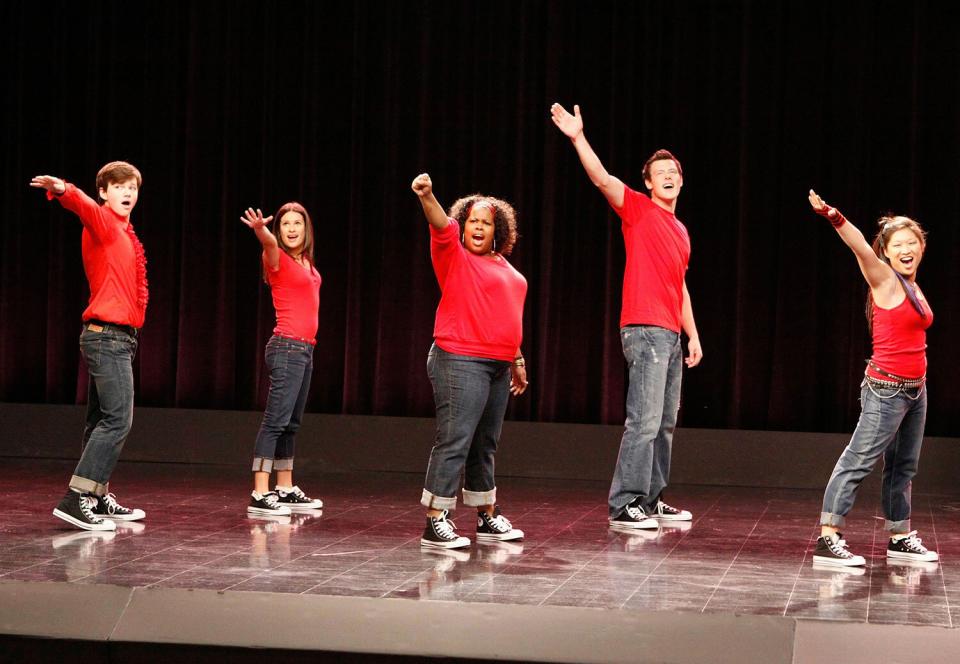 Lea Michele and Darren CrGLEE, (from left): Chris Colfer, Lea Michele, Amber Riley, Cory Monteith, Jenna Ushkowitz, 'Pilot', (Season 1, aired May 19, 2009), 2009-. photo: Carin Baer / © Fox Television / Courtesy: Everett Collectioniss Have Glee Carpool Karaoke Moment with 'Don't Stop Believing'
