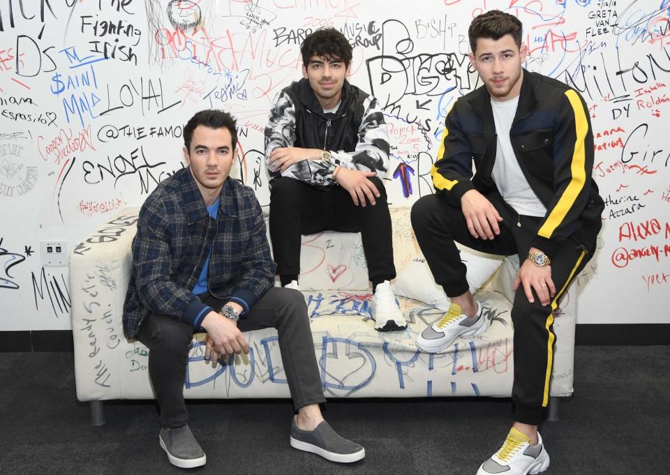 While The Jonas Brothers are getting ready to hit the road for their comebacktour, cameras have been following them around for an Amazon Prime Videodocumentary