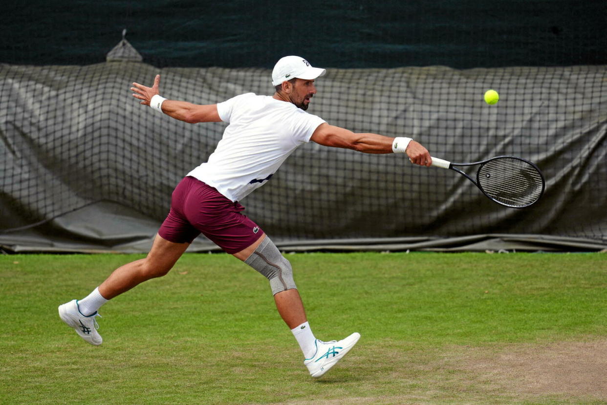 Le joueur de tennis serbe Novak Djokovic lors d'une séance d'entraînement à Londres, le 30 juin 2024.  - Credit:PA Photos/Abaca