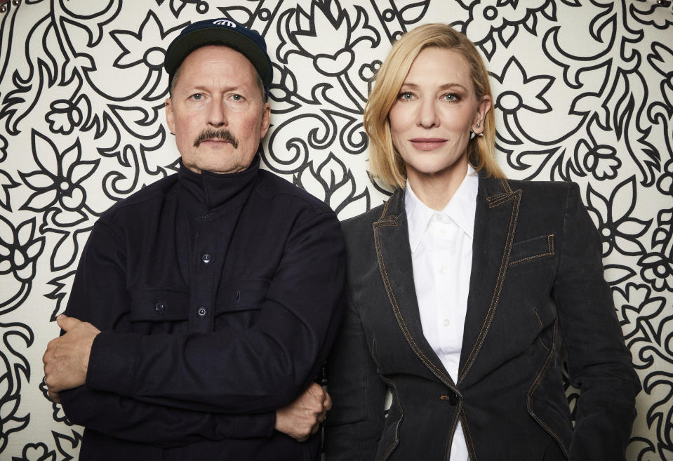 Todd Field, izquierda, y Cate Blanchett posan para un retrato el 2 de octubre de 2022 en Nueva York para promover la película "Tár". (Foto Matt Licari/Invision/AP)