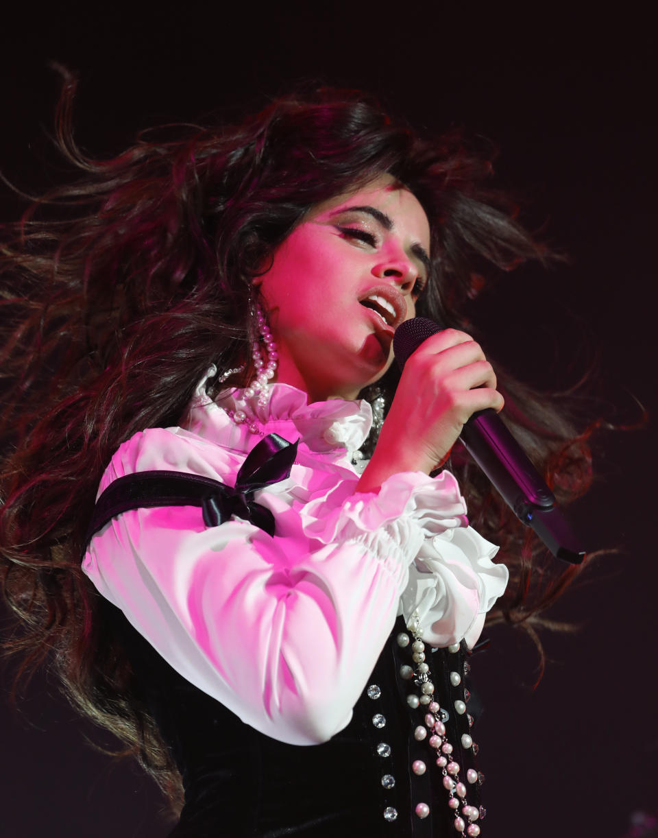 Camila Cabello da un concierto de su gira "Never Be the Same Tour" en la Ciudad de México, el lunes 24 de septiembre del 2018. (AP Foto/Eduardo Verdugo)