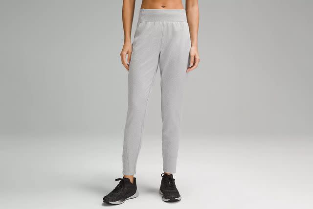 <p>lululemon</p>