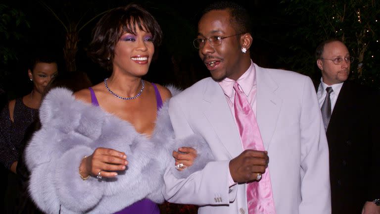 Whitney Houston y Bobby Brown, en una fiesta previa a la entrega de los premios Grammy de 2000