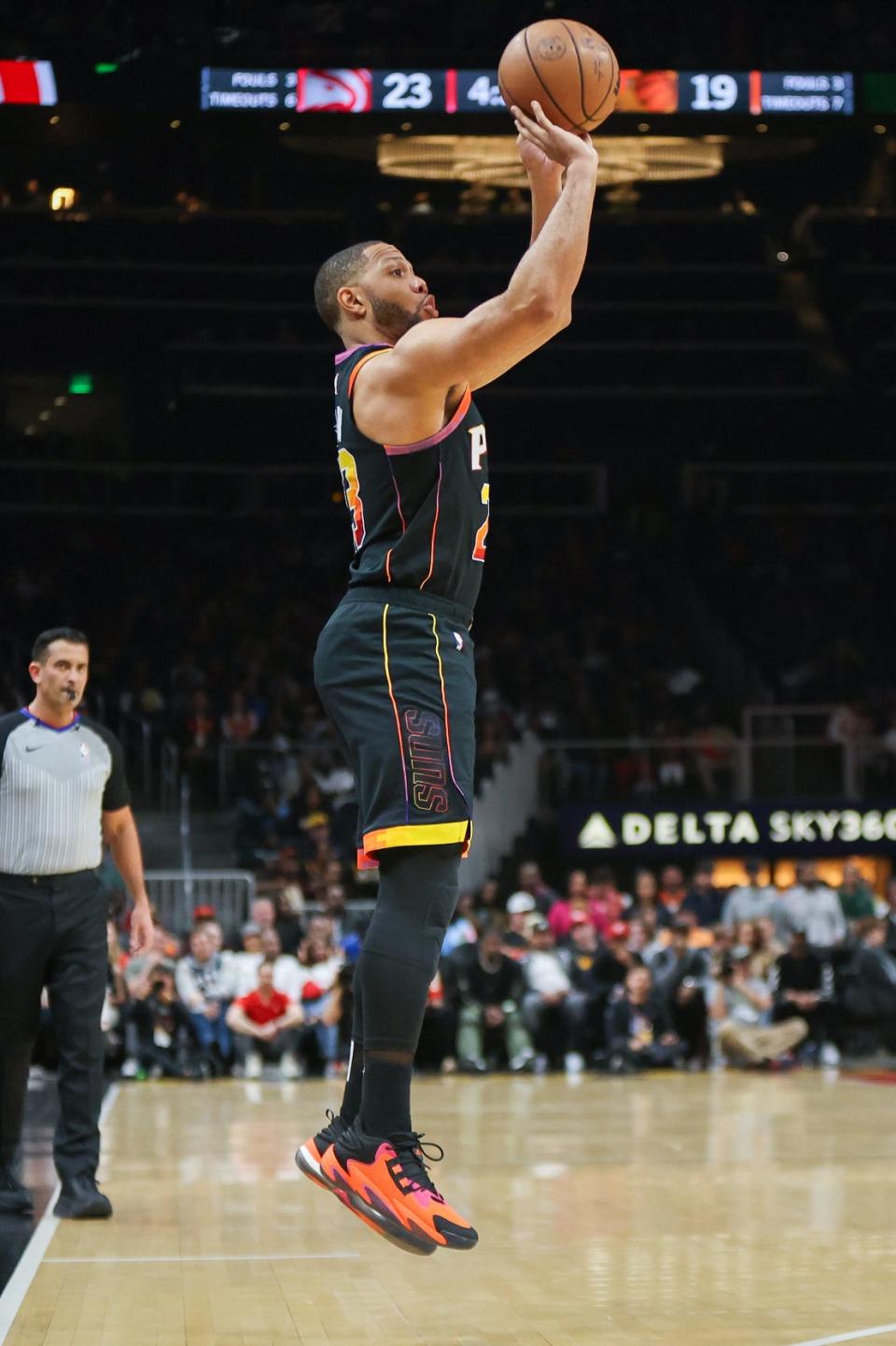 Feb 2, 2024; Atlanta, Georgia, USA; Phoenix Suns guard Eric Gordon (23) shoots against the Atlanta Hawks in the first quarter at State Farm Arena.