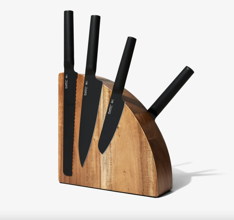 Magnetic Acacia Knife Block on round wood with black knives