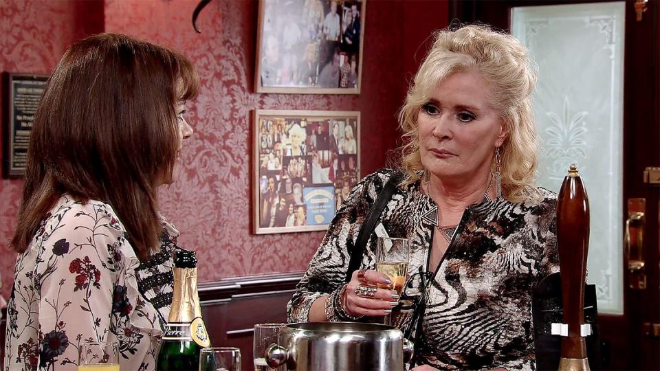 liz mcdonald's last day at the rovers in coronation street