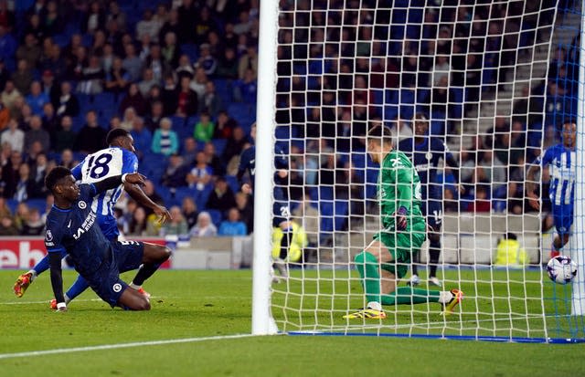 Danny Welbeck pulls one back for Brighton