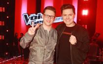 Knapp daneben ist auch vorbei, was Michael Patrick Kelly (rechts) herzlich egal sein dürfte. Eine Teilnahme bei "The Voice of Germany" reichte dem Musikstar 2018 aus, um sich am Ende über den Sieg seines Talents zu freuen. Samuel Rösch ließ 2018 die Konkurrenz hinter sich und krönte sich mit dem Siegertitel "In diesem Moment" zur besten Stimme Deutschlands. (Bild: Getty Images / Christian Marquardt)