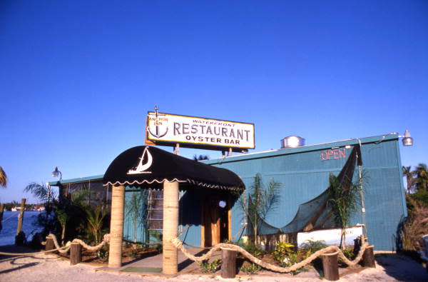 Anchor Inn waterfront restaurant and oyster bar (1996 circa).