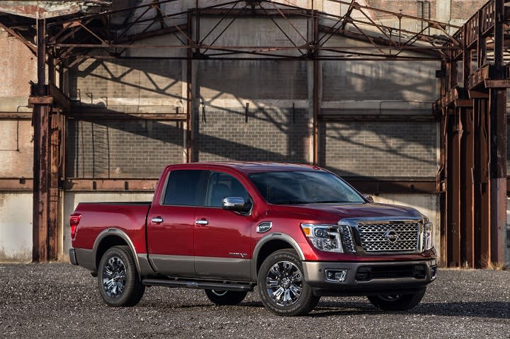 2017 Nissan Titan front quarter photo