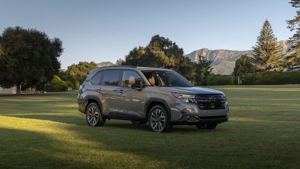 2025 subaru forester photos