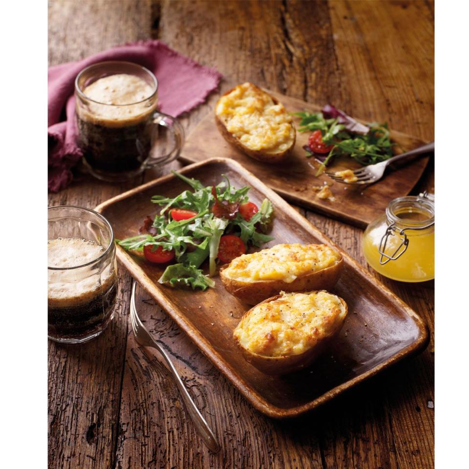 <p>The classic flavours of Welsh rarebit will upgrade your baked potatoes to a delicious main meal</p><p><strong>Recipe: <a href="https://www.goodhousekeeping.com/uk/food/recipes/a551953/rarebit-baked-potato/" rel="nofollow noopener" target="_blank" data-ylk="slk:Rarebit baked potato;elm:context_link;itc:0;sec:content-canvas" class="link ">Rarebit baked potato</a></strong></p>