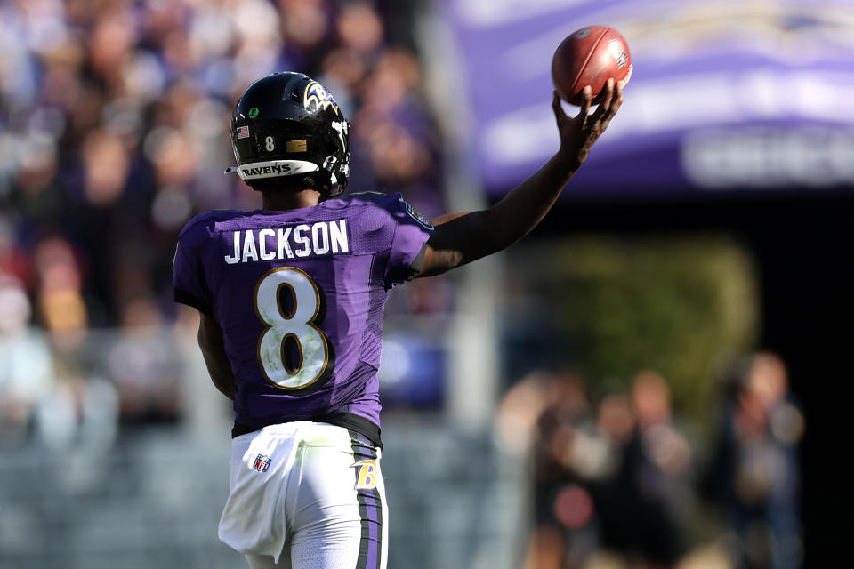 BALTIMORE, MARYLAND - OCTOBER 24: Quarterback Lamar Jackson #8 of the Baltimore Ravens throws a pass against the Cincinnati Bengals at M&T Bank Stadium on October 24, 2021 in Baltimore, Maryland. (Photo by Rob Carr/Getty Images)