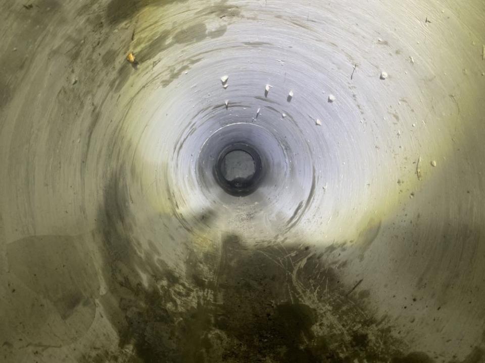 《圖說》雨水逕流透過600mm連接管連排入雨水下水道箱涵。〈水利局提供〉