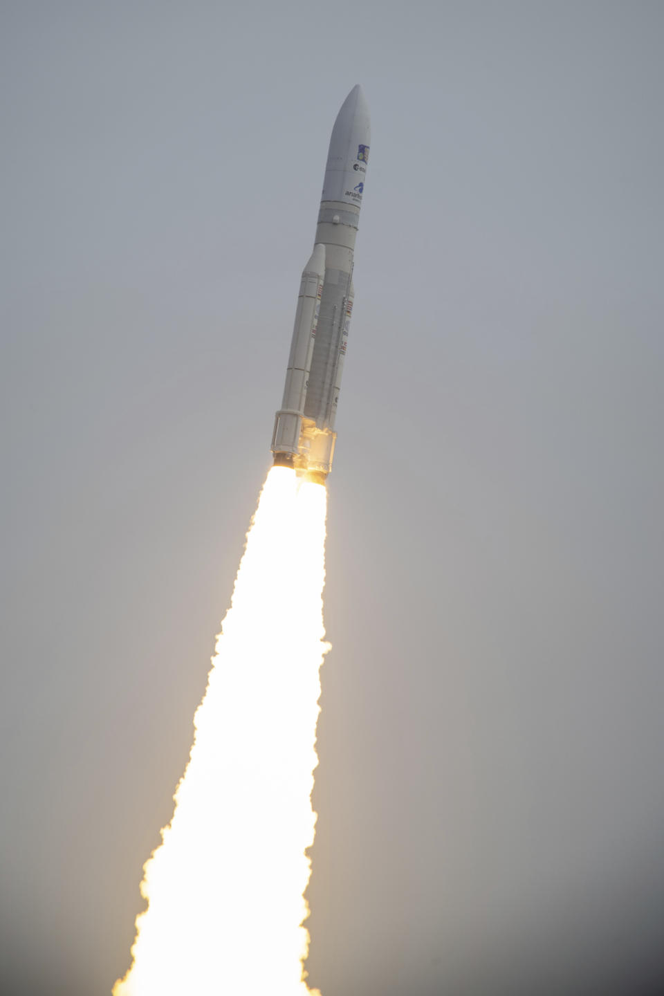 This photo provided by the European Space Agency shows an Ariane 5 rocket carrying the Jupiter Icy Moons Explorer, Juice, spacecraft lifting off from Europe's Spaceport in Kourou, French Guiana, Friday, April 14, 2023. (Manuel Pedoussaut/ESA via AP)