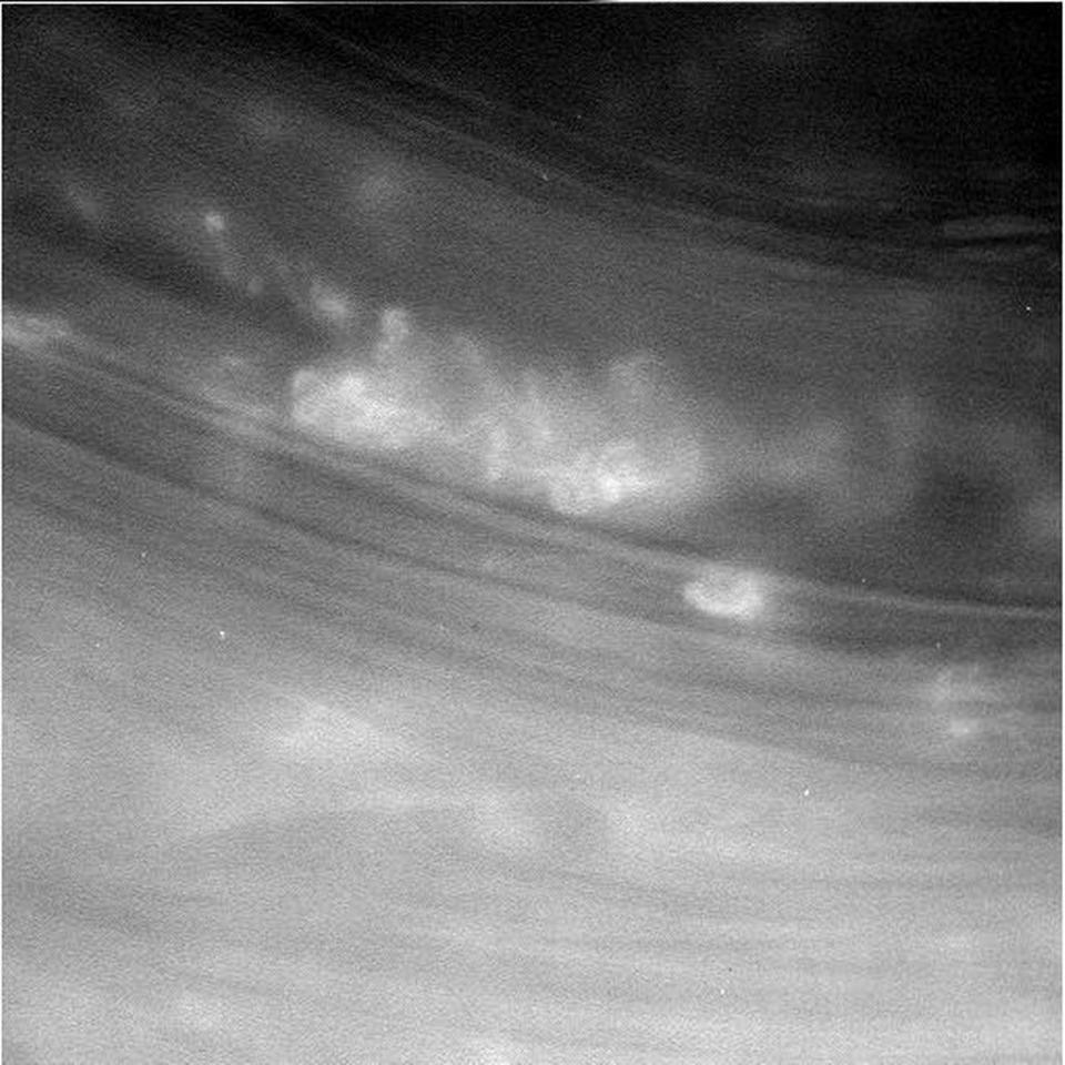 'Giant Hurricane' on Saturn: 1st Images Back from Cassini's Epic Ring Dive