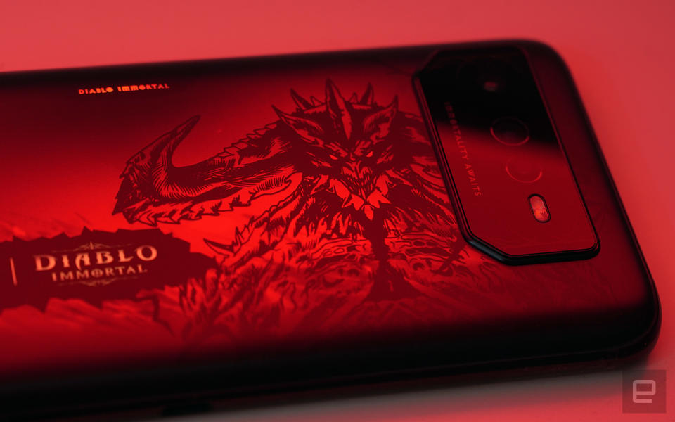 <p>ROG Phone 6 Diablo Immortal Edition</p> 