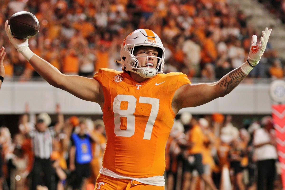 Tennessee posts record setting performance in win over Kent State