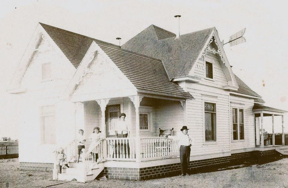 The Wolffarth Farm home north of Lubbock, early 1900s.