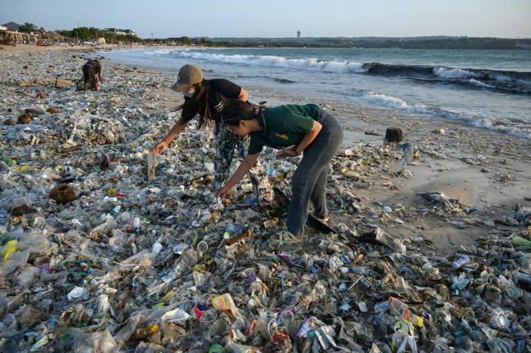 The G7 follows negotiations in Canada on a global treaty to reduce plastic pollution (SONNY TUMBELAKA)