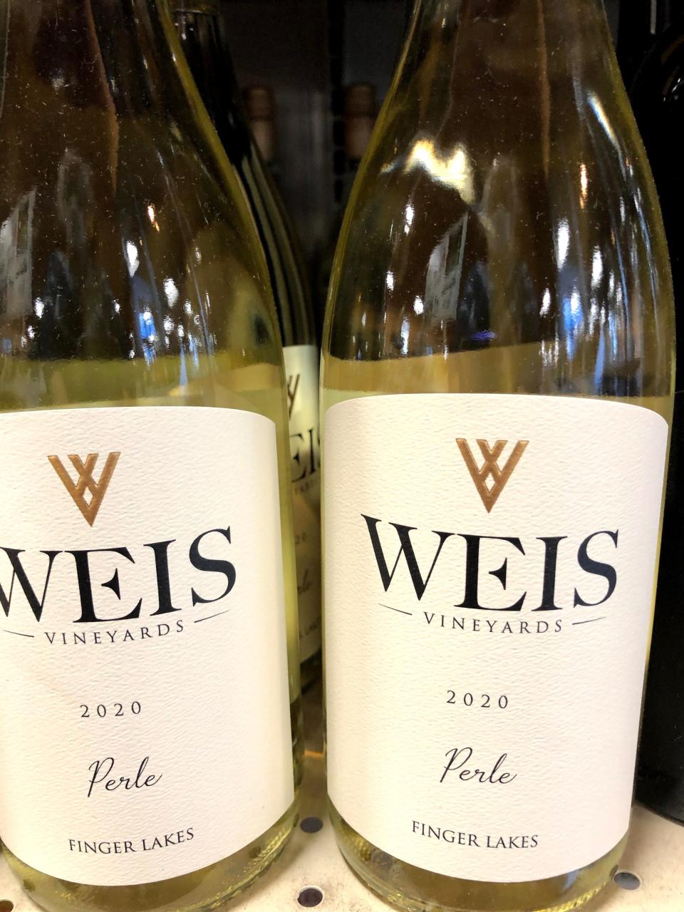 Perle from Weis Vineyards is a fun sparkling wine made primarily from a grape now called Aravelle.