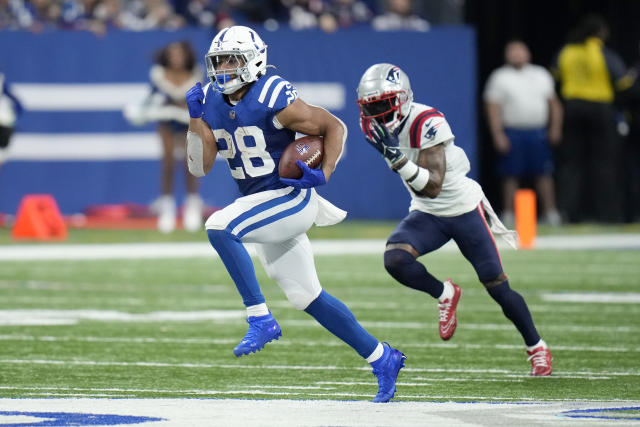 Indianapolis Colts running back Jonathan Taylor (28) plays during the first  half of an NFL football